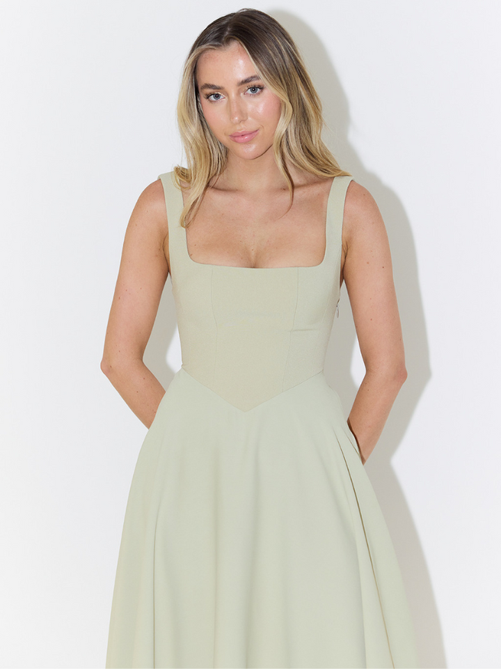 Alina | Flattering Fit Midi Dress