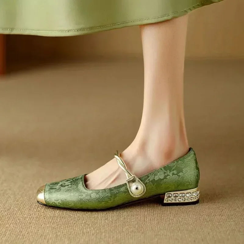 Averlyn | Elegant Low-Heel Flats, Refined Comfort