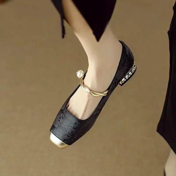 Averlyn | Elegant Low-Heel Flats, Refined Comfort