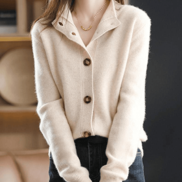 Isalie | Soft Button-Collar Sweater
