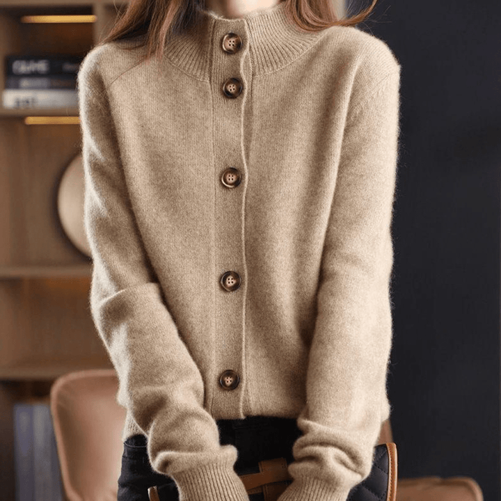 Isalie | Soft Button-Collar Sweater