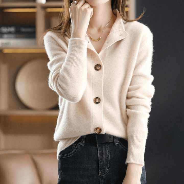 Isalie | Soft Button-Collar Sweater