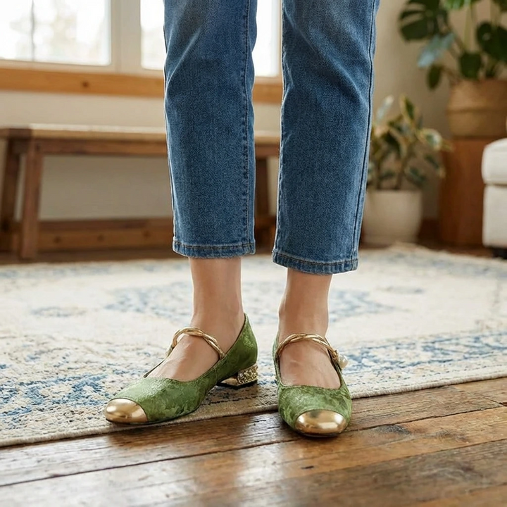 Averlyn | Elegant Low-Heel Flats, Refined Comfort