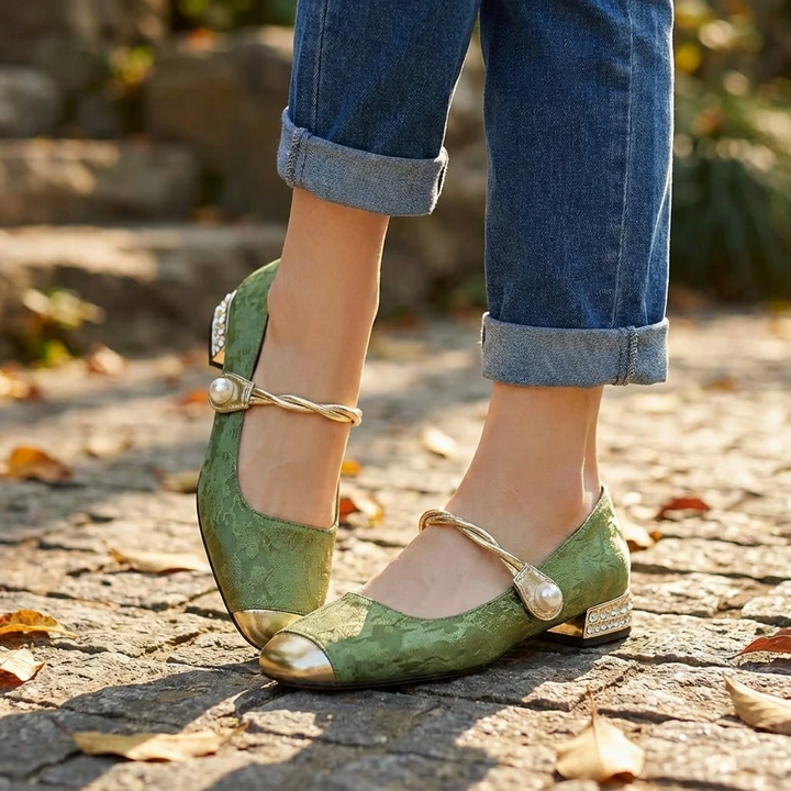 Averlyn | Elegant Low-Heel Flats, Refined Comfort