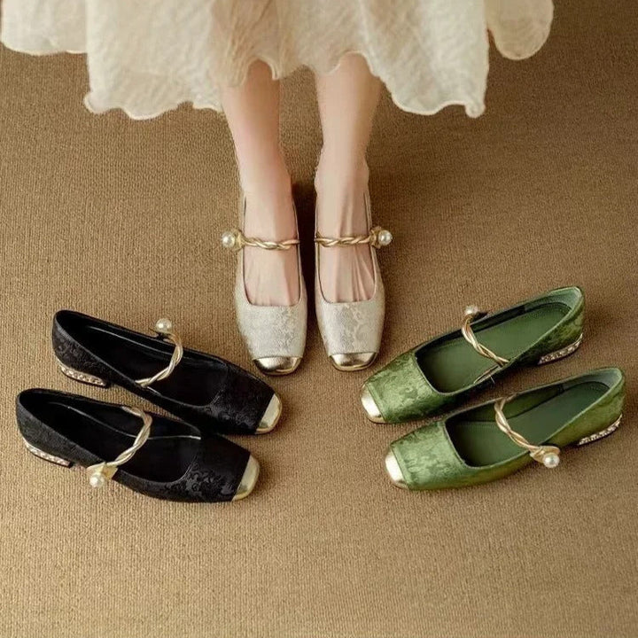 Averlyn | Elegant Low-Heel Flats, Refined Comfort