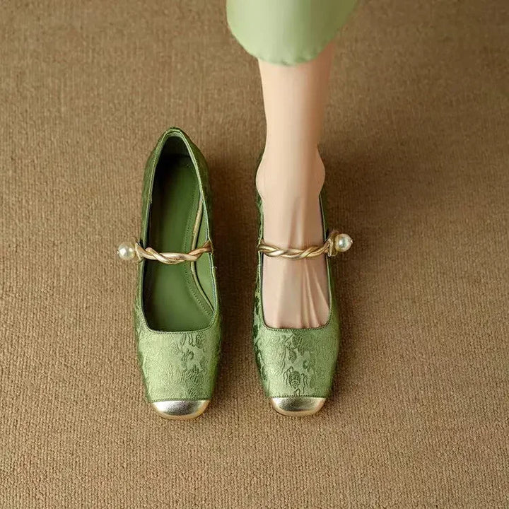 Averlyn | Elegant Low-Heel Flats, Refined Comfort