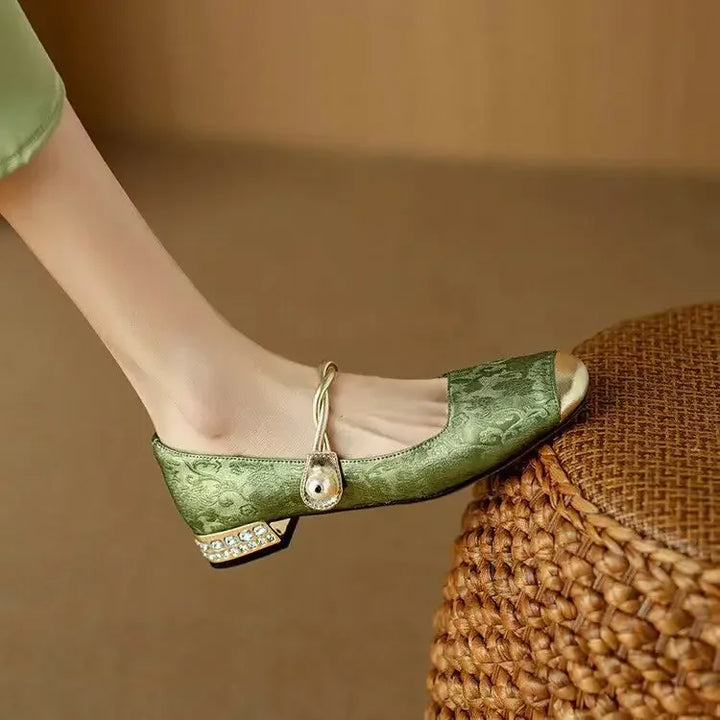 Averlyn | Elegant Low-Heel Flats, Refined Comfort